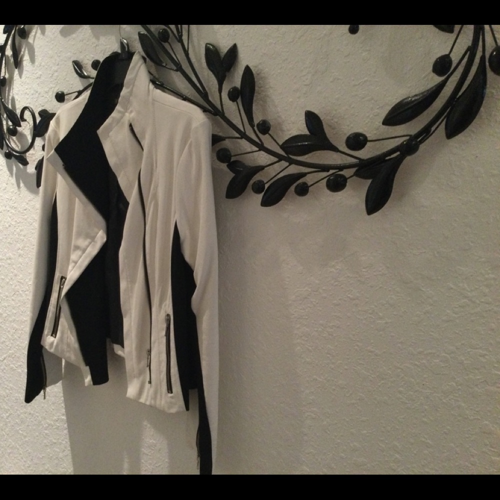 Leather jacket. - Picture 3 of 5